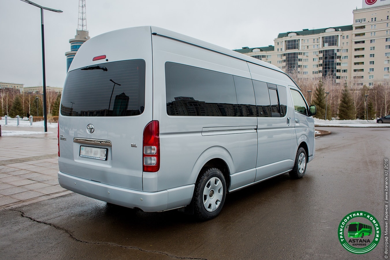 Toyota Hiace-4 Toyota Hiace-4