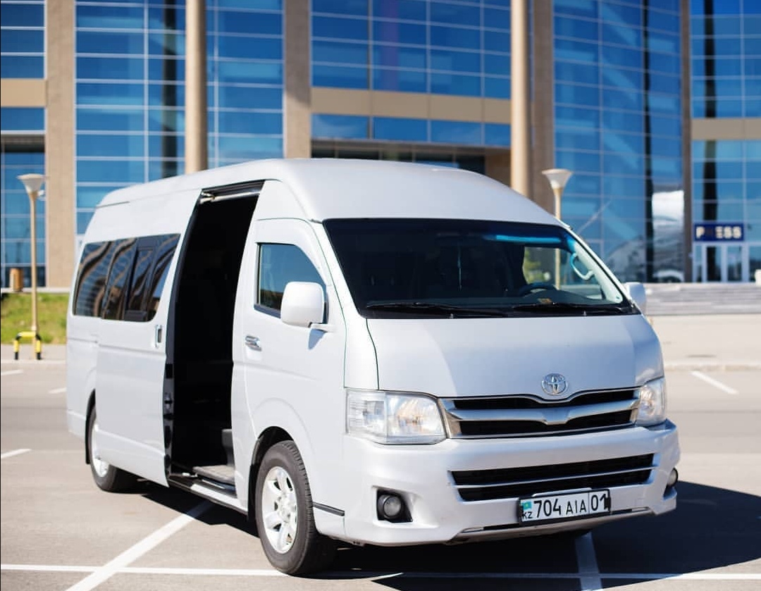 Toyota Hiace-4 Toyota Hiace-4